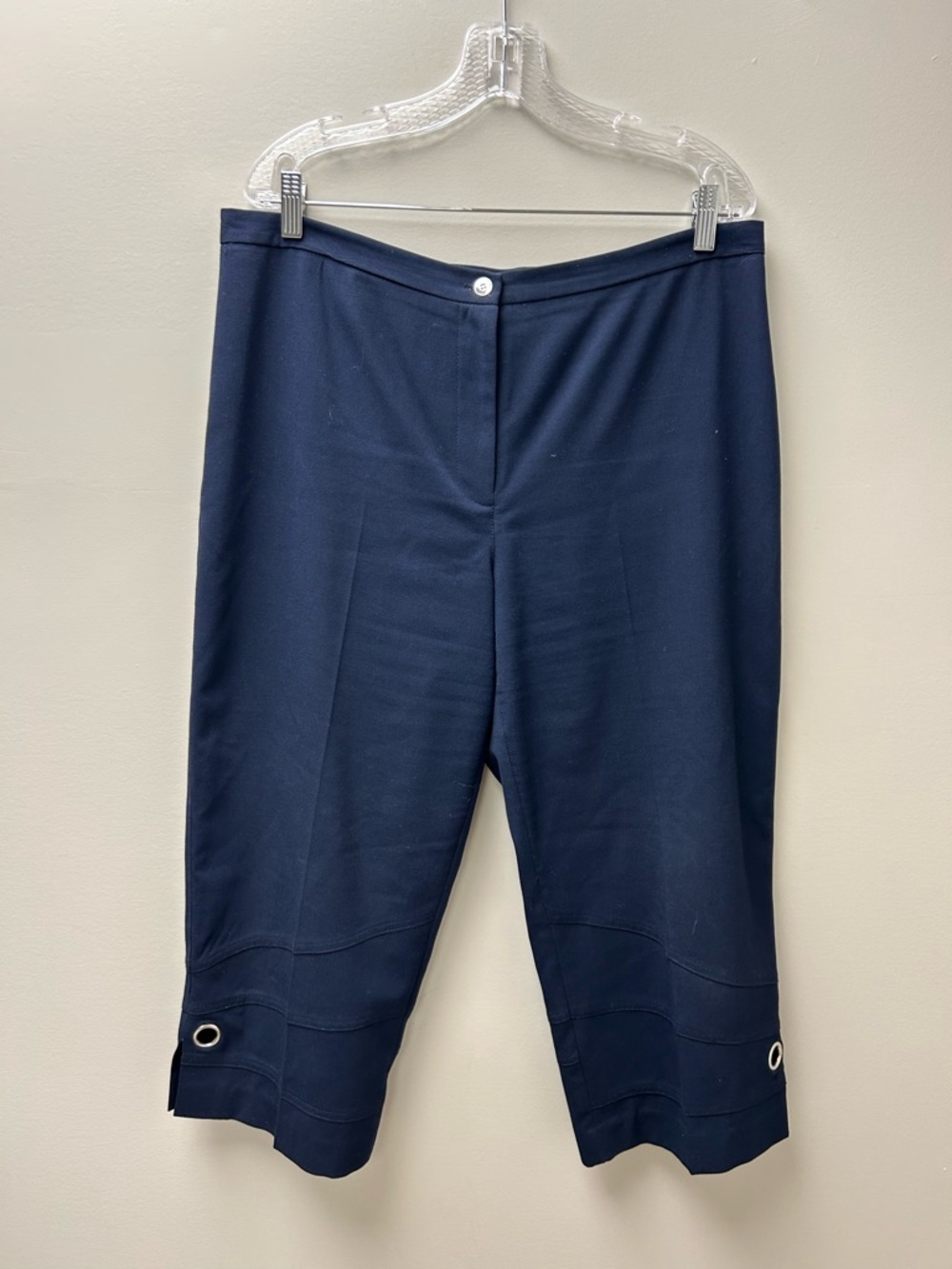 Laura‎ Women’s Navy Blue Capri Dress Pants